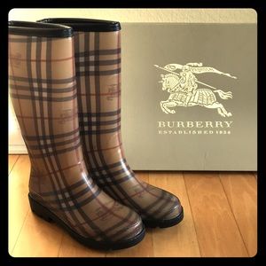 Burberry rain boots, size 6.5 (euro 37)
